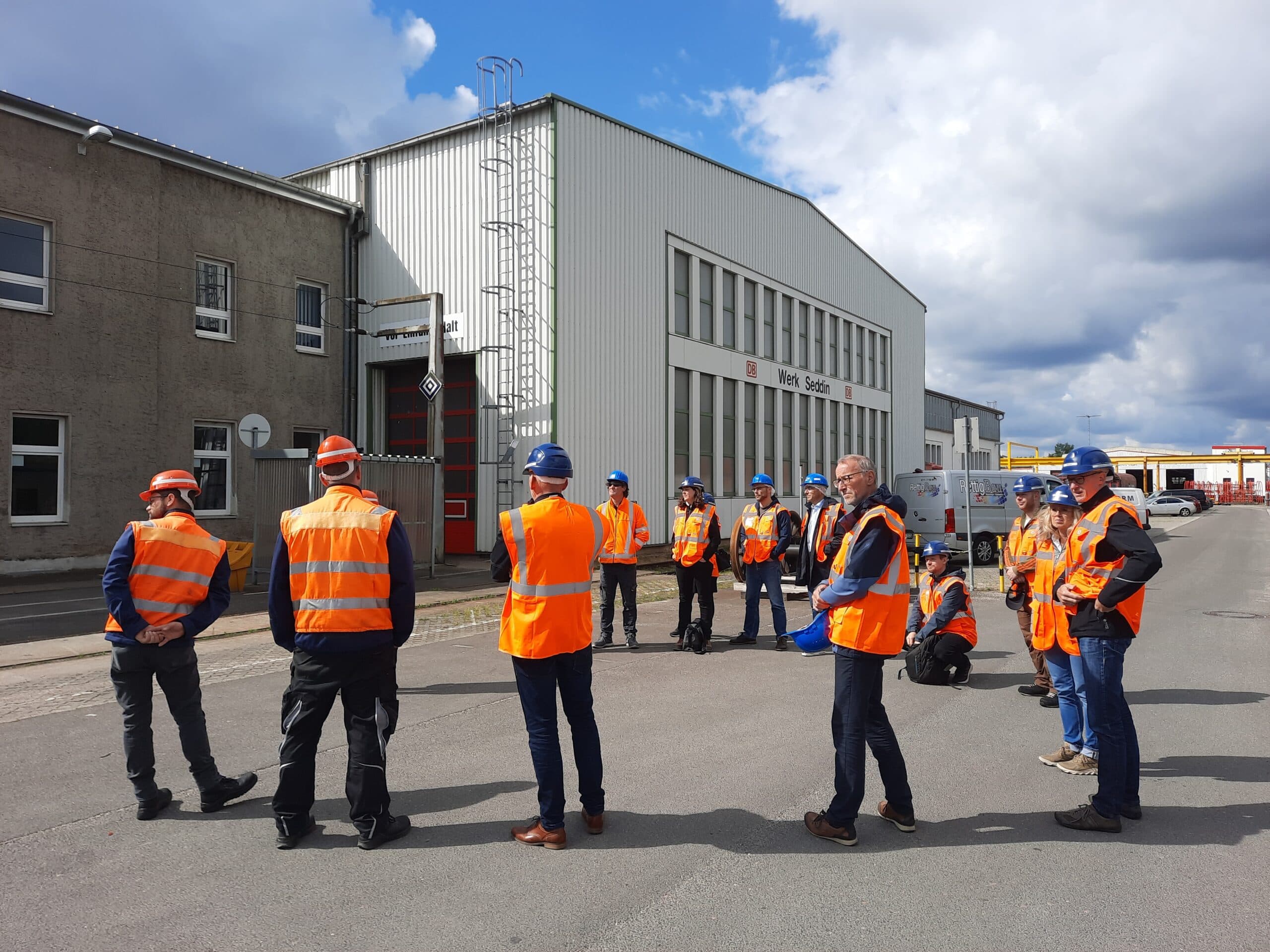 AG Bahnlogistik besichtigt DB Cargo Werk Seddin