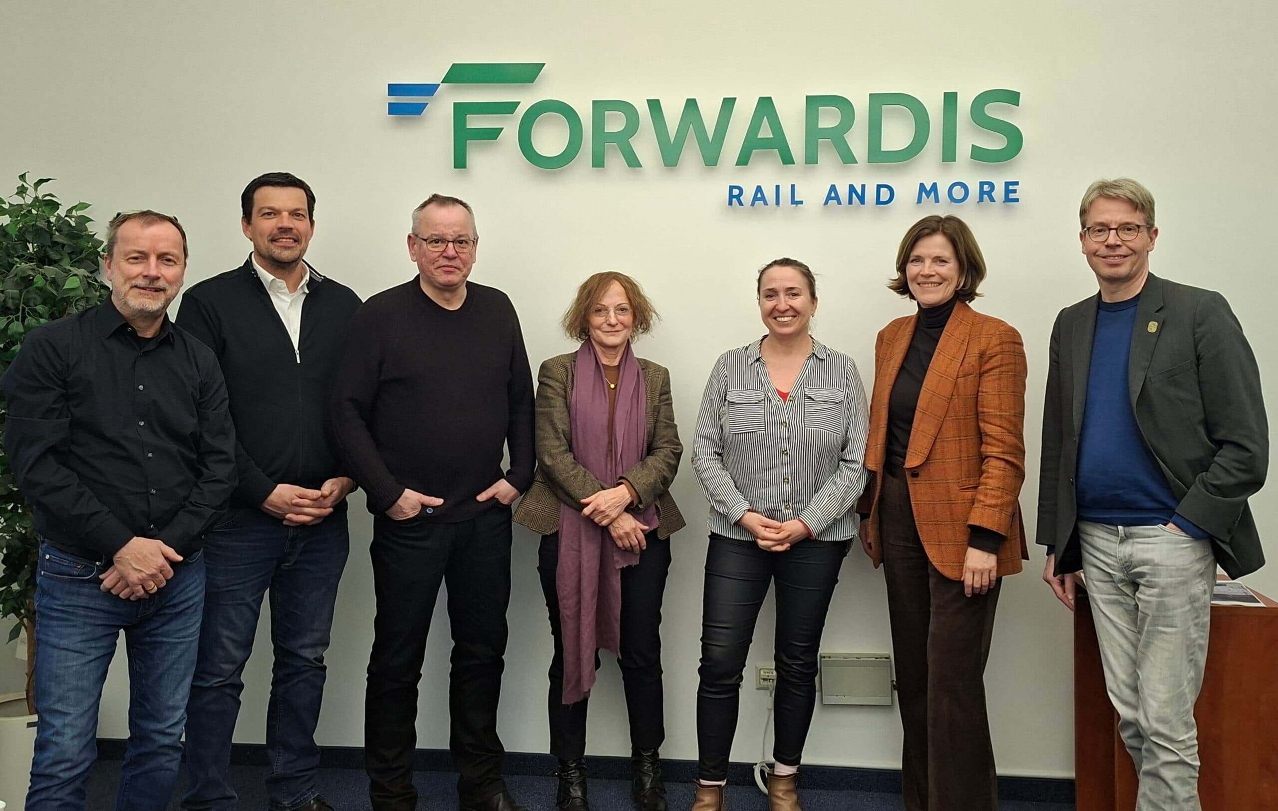 AG Bahnlogistik zu Gast bei Forwardis: Bustransport in die Ukraine als Praxisbeispiel